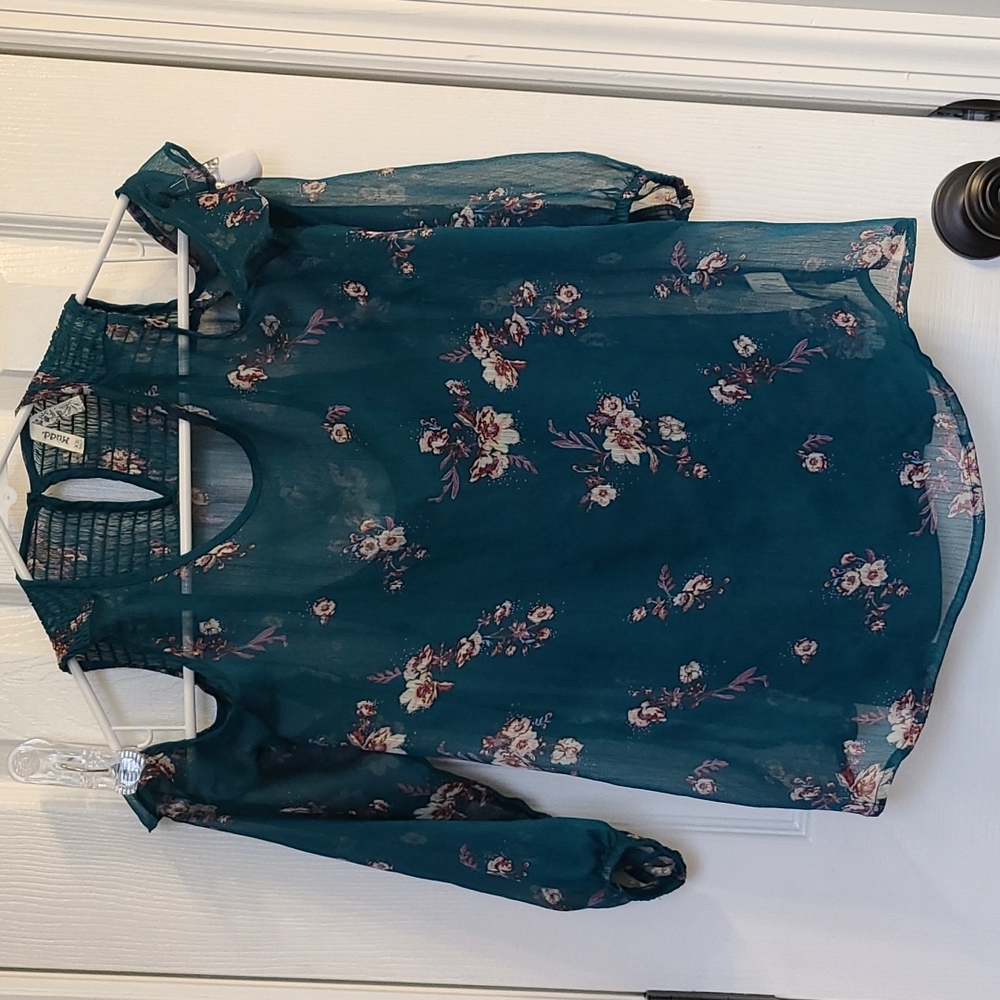 Floral Green Cold shoulder top by Mudd